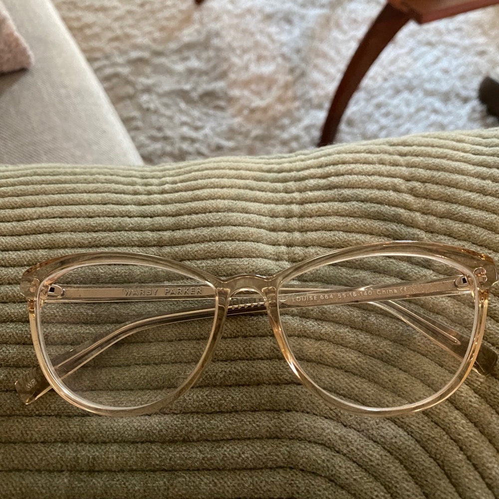 Translucent Cat Eye Frames - image 4